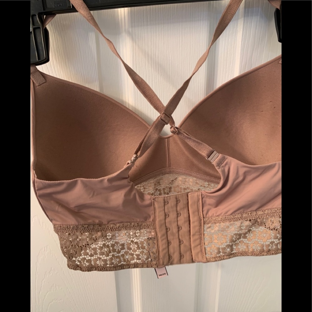 Bras - Picture 5 of 9